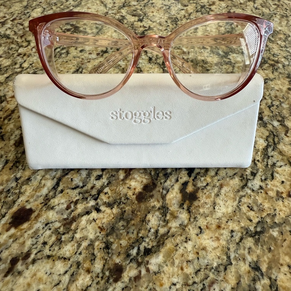 Chic Pink Cat-Eye Glasses